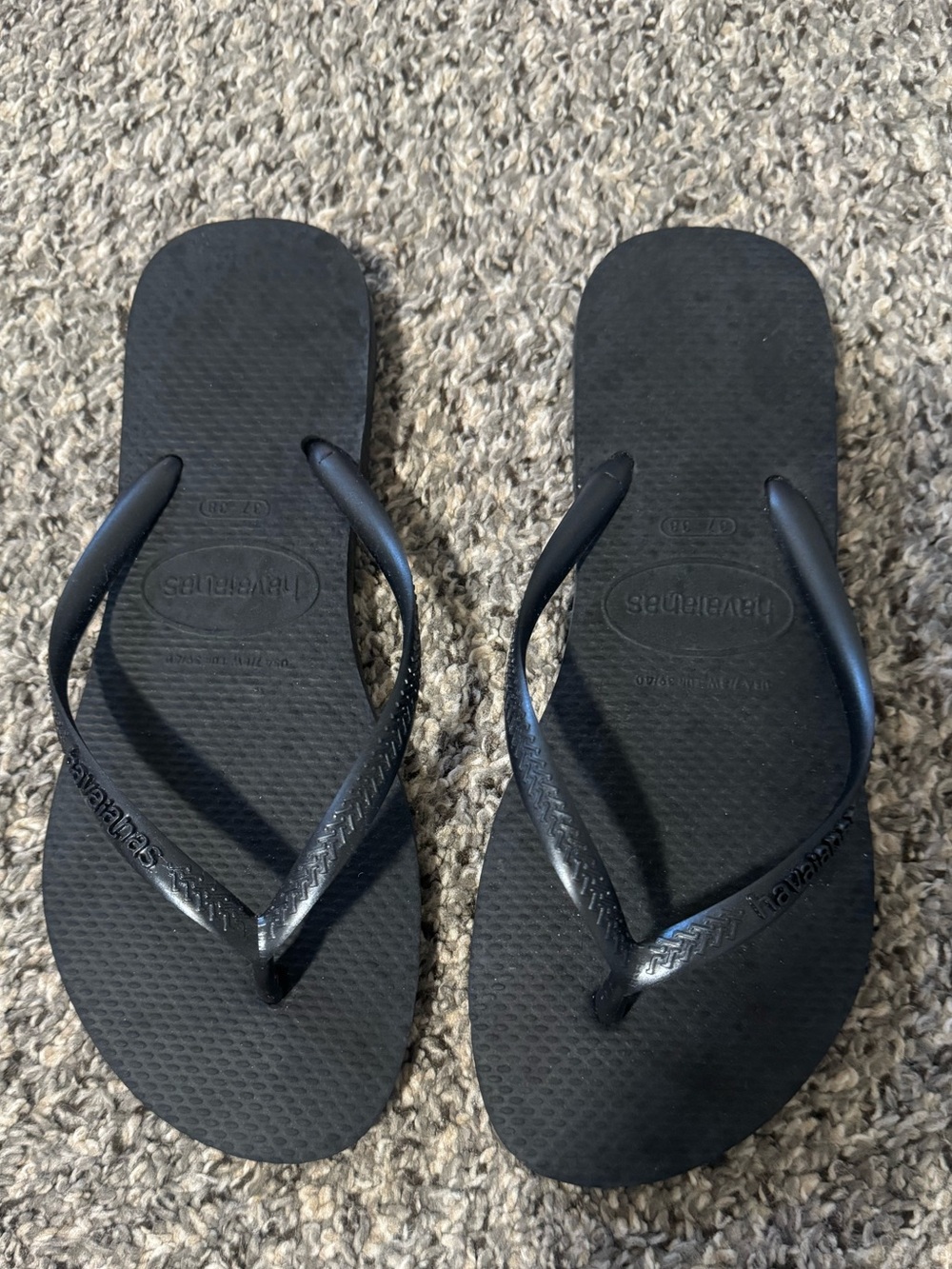 NWOT Havaianas Black Flip Flop Sandals, Size 7/8